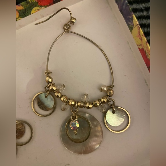 Shell Earrings - Picture 2 of 3